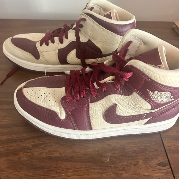 Nike Air Jordan 1 Mid SE Maroon and Cream Sneakers - Picture 3 of 4